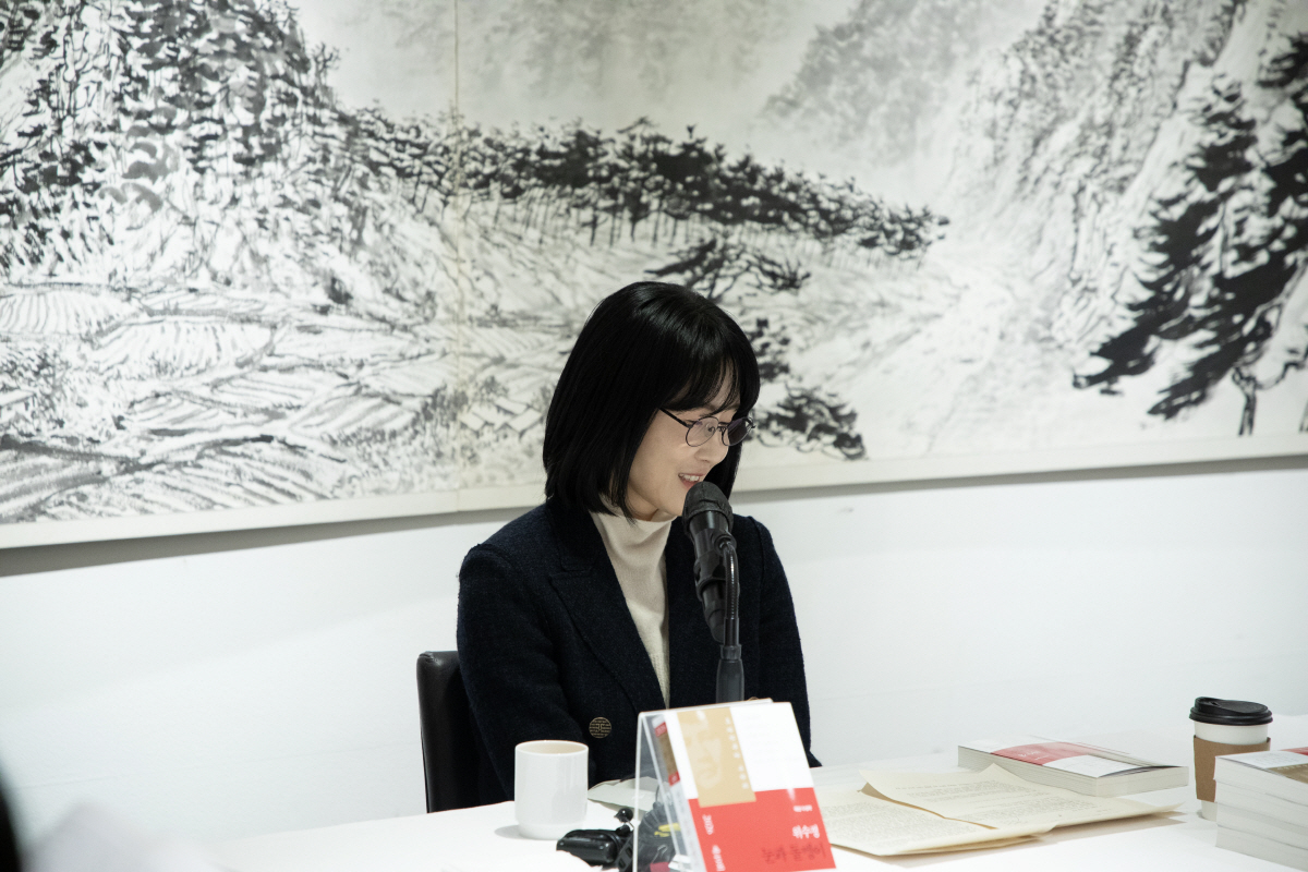 [책] 제49회 이상문학상 대상 '눈과 돌멩이'…소설가 위수정 "기쁘면서…