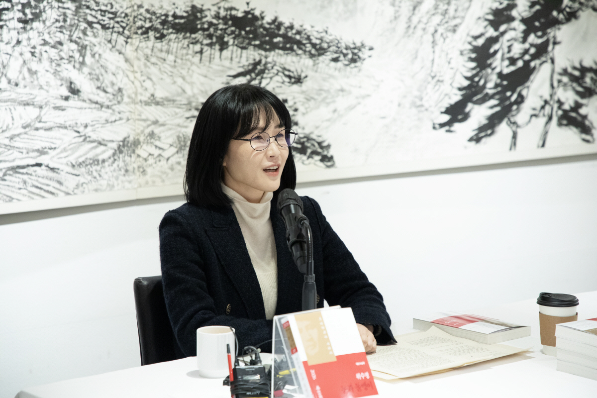 [책] 제49회 이상문학상 대상 '눈과 돌멩이'…소설가 위수정 "기쁘면서…