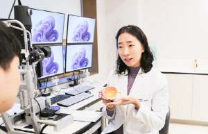 '실명 유발' 황반변성은 노인 질환?…'고도근시' 2030세대도 주의해야