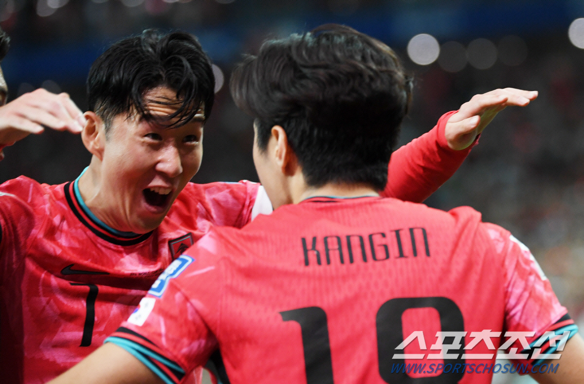 '충격의 총기 난사' 최소 11명 사망했다, 홍명보호 치안 초비상...'…