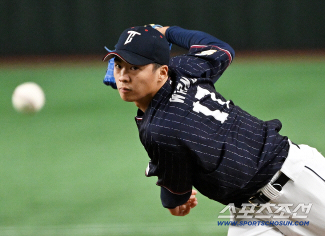 첫 피칭에 80개→'국대 포수' 나이스 연발…그런데 "60점 피칭" 냉정…