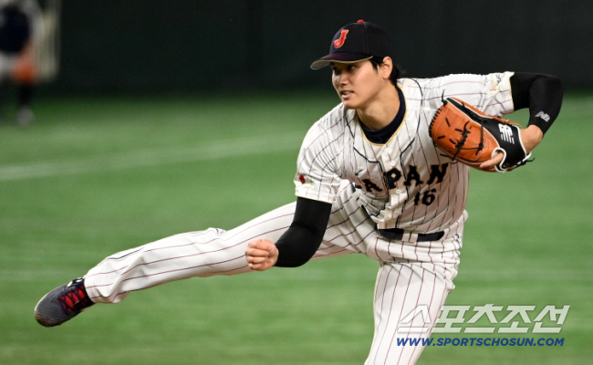 "투수? 절대 안될껄?" 오타니 이도류, 日은 원하는데 LAD가 막는다?…