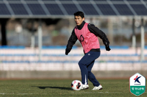 [전훈 인터뷰]'11년 원클럽맨' 김도혁이 '정든' 인천을 떠나 '낯선' 김포로 이적한 이유는?