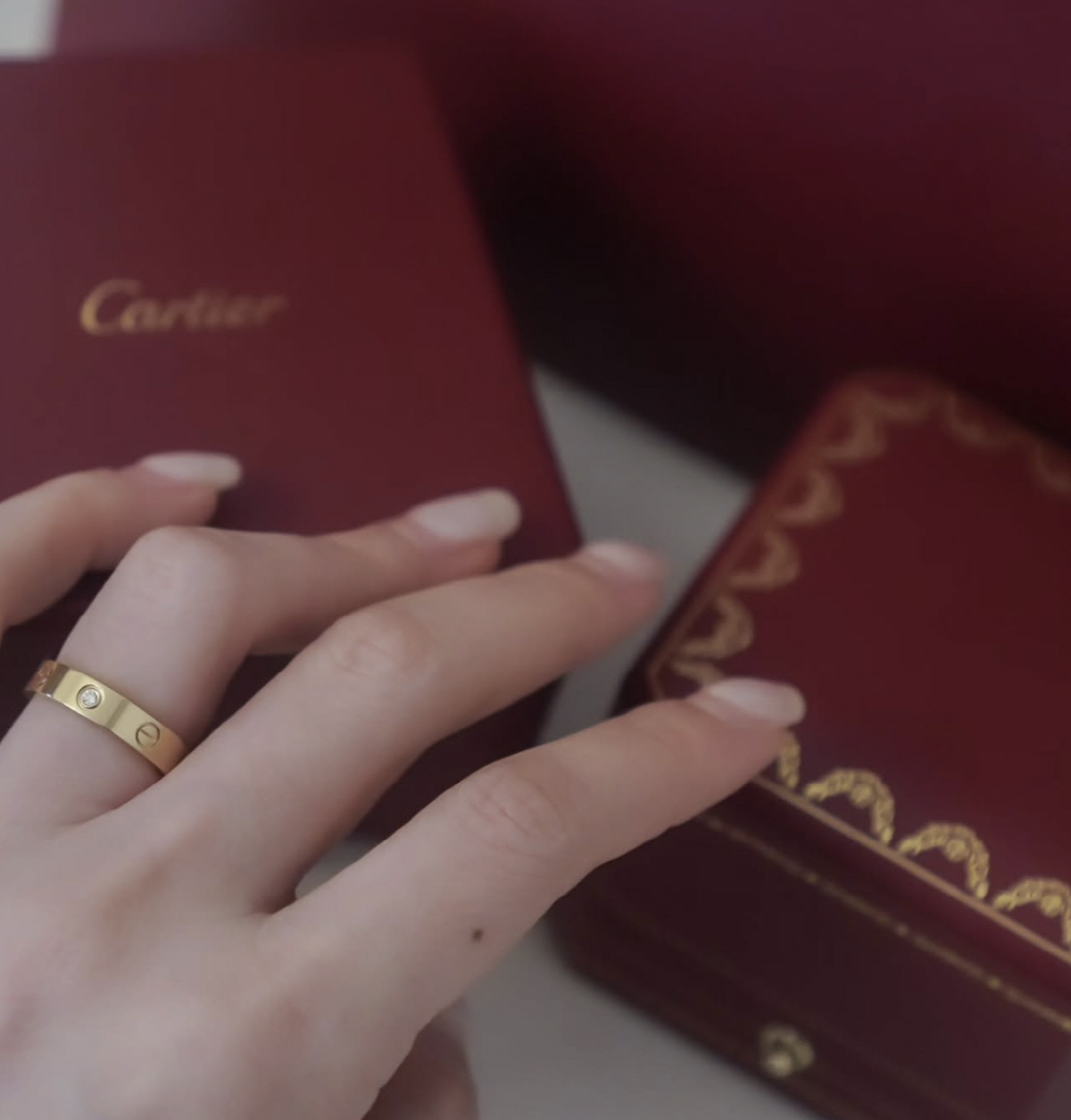 '재혼설' 서유리, 'C사 반지' 자랑 후 긴급해명 "남친=로펌 사무장 …