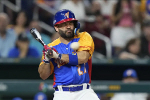 WS 우승·왕년의 MVP·15년 원클럽맨도 막지 못한 악몽의 그늘 → '애국자' 작은 거인 발목 잡혔다