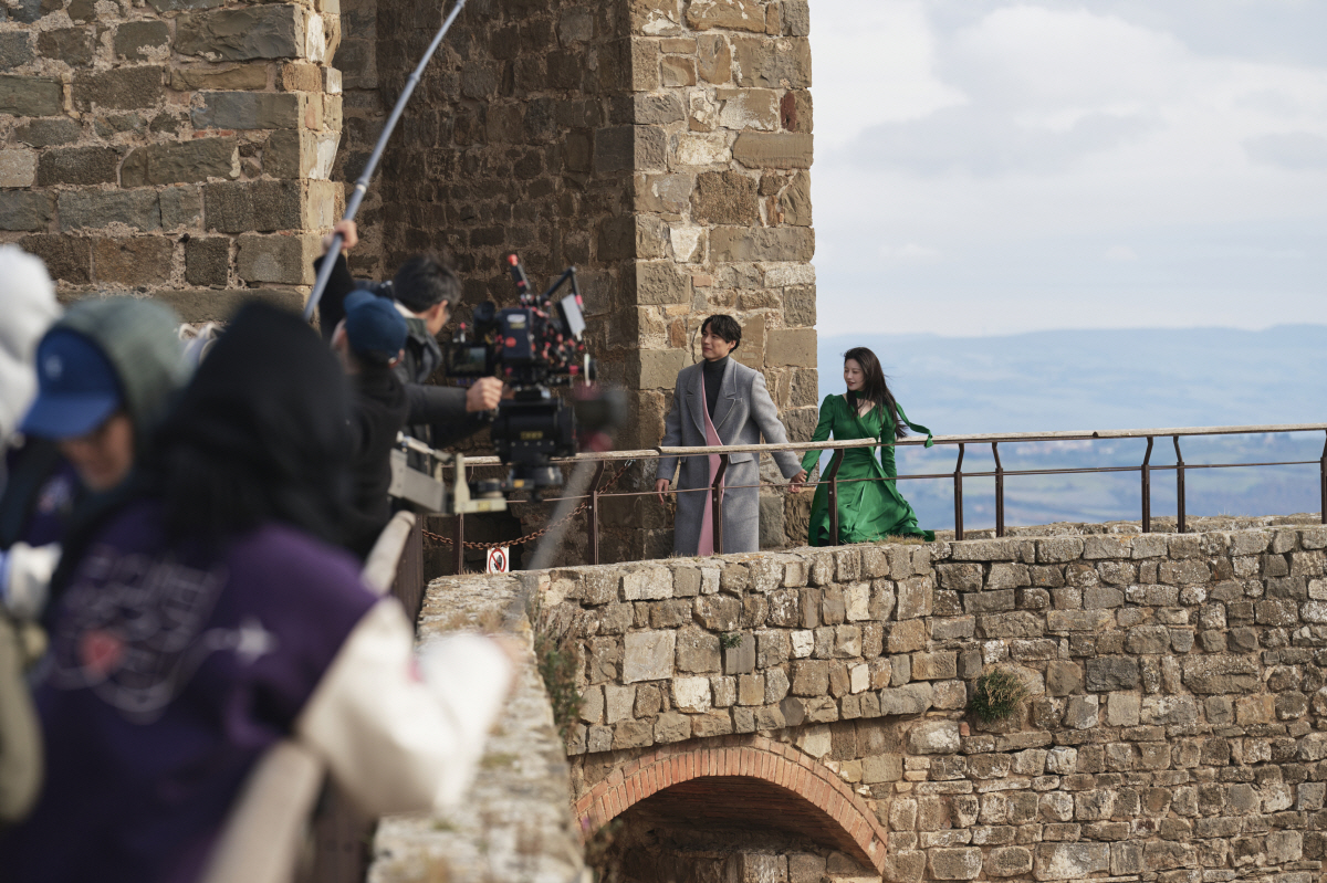 [공식] 김선호♥고윤정, 결국 글로벌 1위 찍었다..'이 사랑 통역 되나…