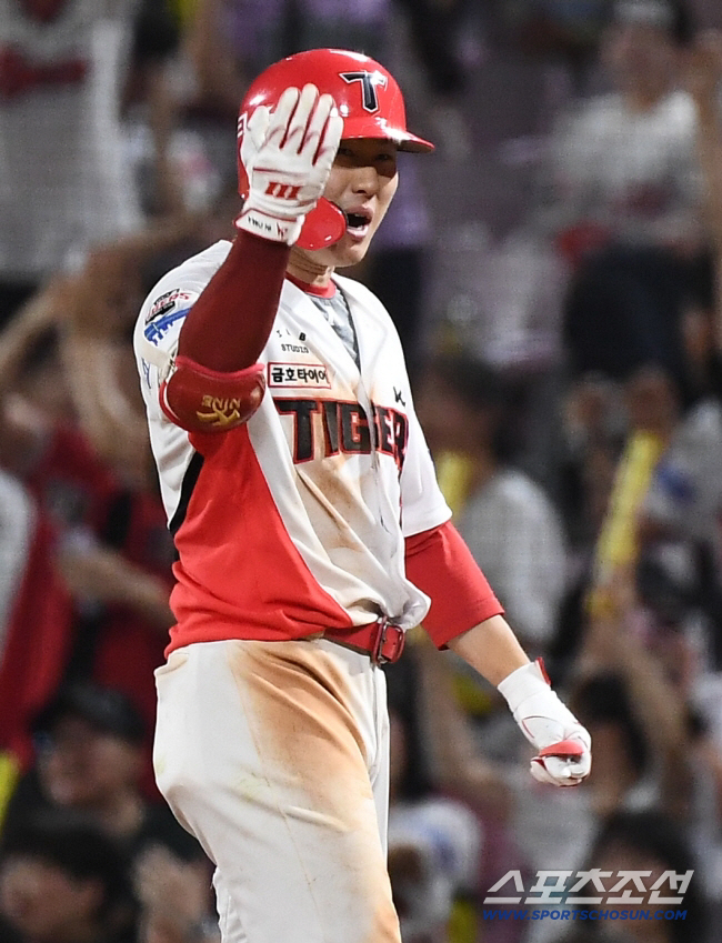 FA의 달인? 41세 강민호의 엉뚱한 진심 → 48억 외야수 울린 한마디…