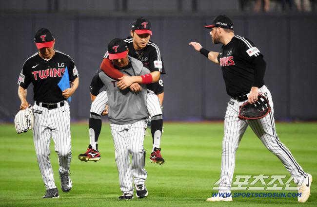 11년간 1584경기중 32경기만 쉰 '철인'이 본 '부상병동' 김도영의…