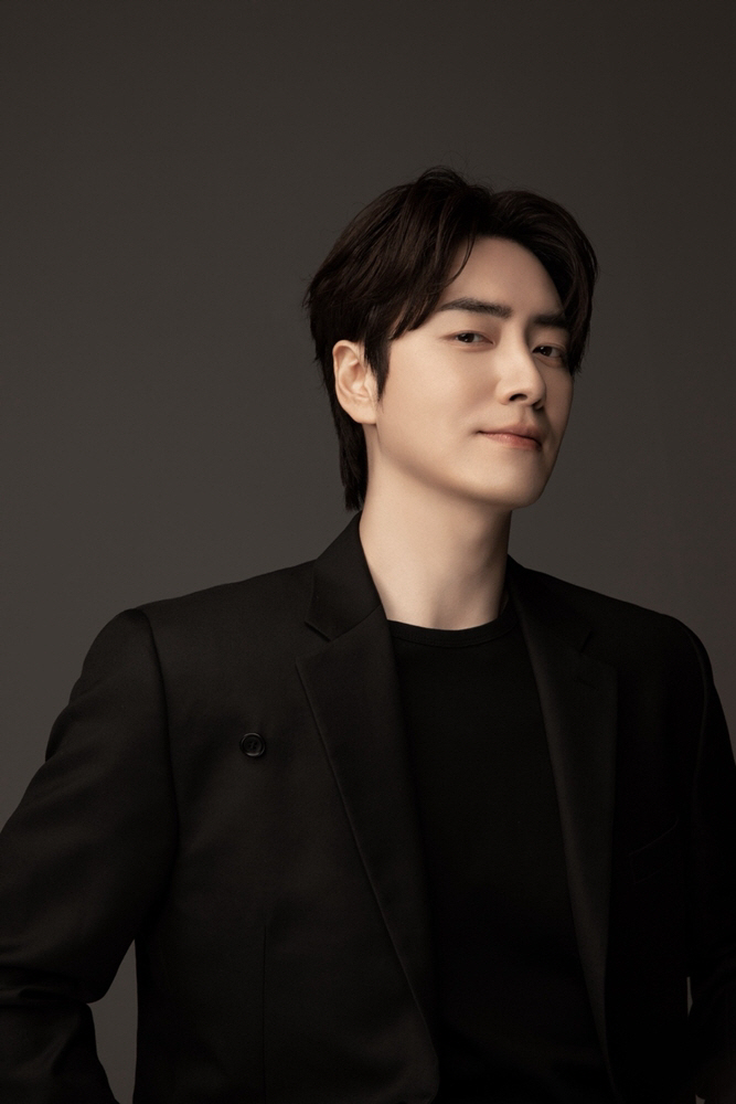 [공식]대세 이준혁, 사제복 입는다…SBS ‘각성’으로 첫 오컬트 도전