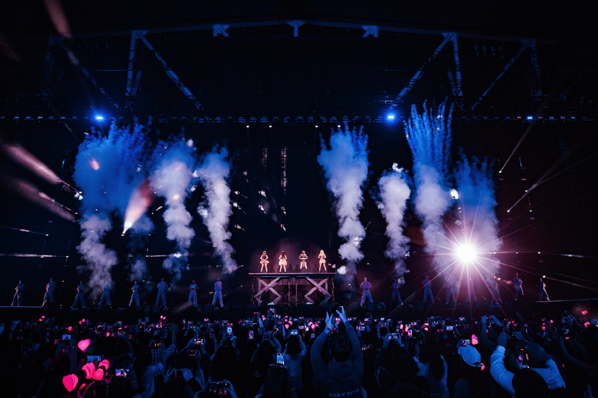 블랙핑크, '데드라인' 투어 화려한 피날레…16개 도시·33회차 대장정 …