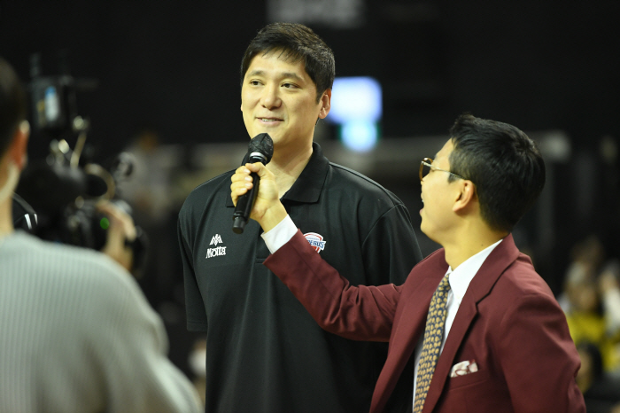 '현역 최고 원클럽맨' 함지훈은 한결 같았고, 현대모비스는 '가정'이었다