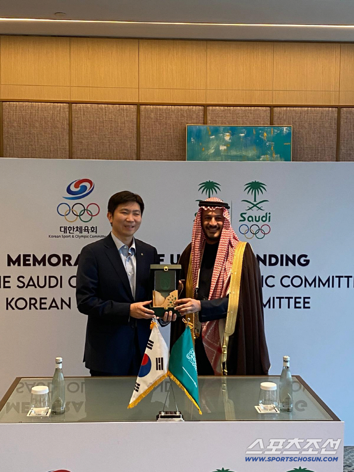 "새해에도 K-스포츠 외교 광폭 행보" 유승민 대한체육회장 카타르 왕실 출신 OCA신임회장 면담X사우디올림픽위원회와 MOU "중동 지역과 亞스포츠 협력체계 강화"[공식발표]