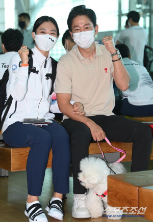 [공식]이동진♥김지연, 결혼 9년 만 부모된다 