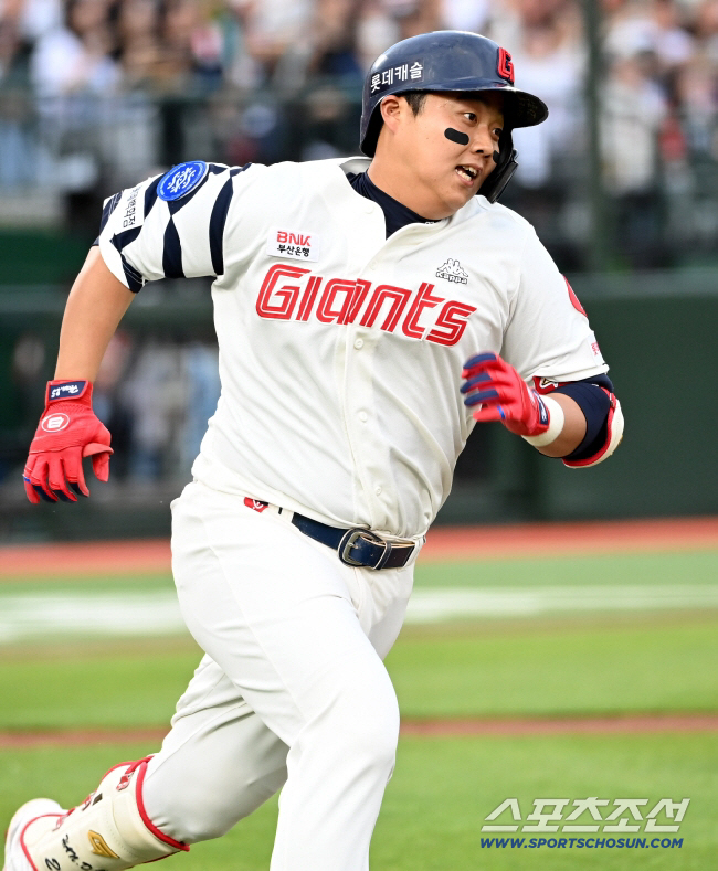 "공격력은 10개 구단 내야 중 최상위라고 봐도 된다" → 이판사판 닥공 예고! 한동희 + 레이예스 + 윤나고황손 총출동 라인업