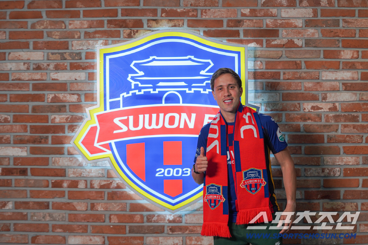 "이 엠블럼 가치,지키겠다" 수원FC 승격전도사,'브라질 초특급 공미' …