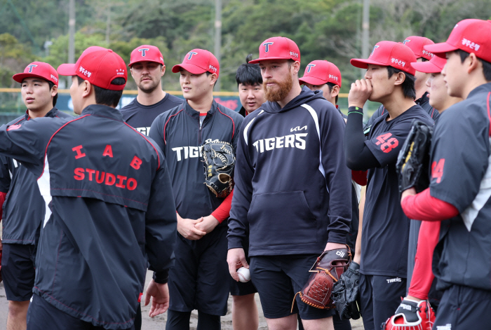 '결국 3일 꽉 채운다' 살얼음판 KIA, 20억 보상 누군가 짐 싼다…투수? 외야수? 한화의 고심