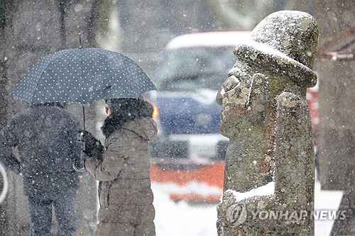 전국 대체로 맑으나 제주도 눈·비…산지 최대 5㎝ 적설