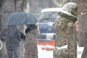 전국 대체로 맑으나 제주도 눈·비…산지 최대 5㎝ 적설