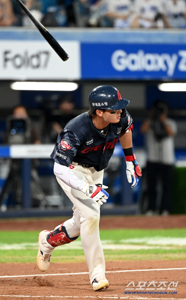 '박건우 선배님 연락처 구합니다' → 통산타율 우타 1위의 위엄. 윤나고…