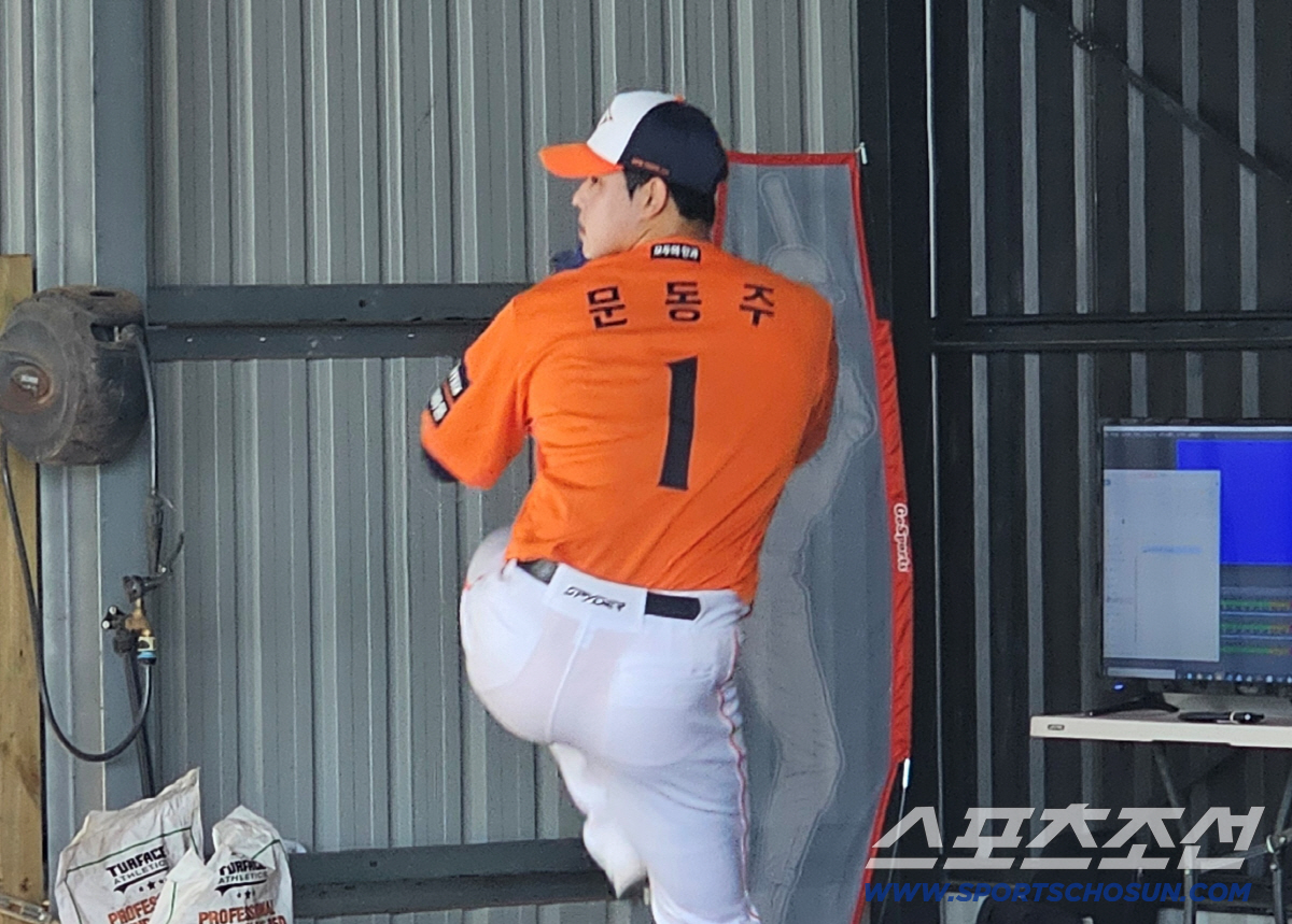 야심만만 문동주 출사표 "3마리 토끼 다 잡겠다"…국대 에이스+류현진 1…