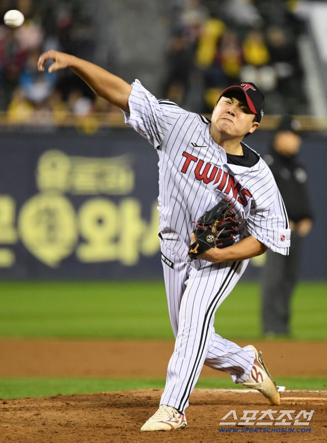 '포크볼이 빨라서 맞는다? 아니, 직구가 느려져서...' 52억 보장 F…