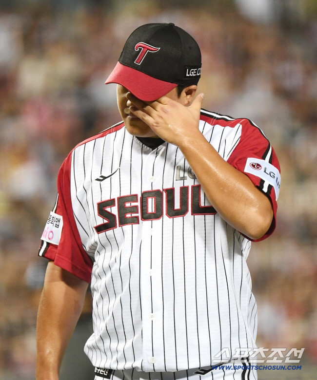 '포크볼이 빨라서 맞는다? 아니, 직구가 느려져서...' 52억 보장 F…