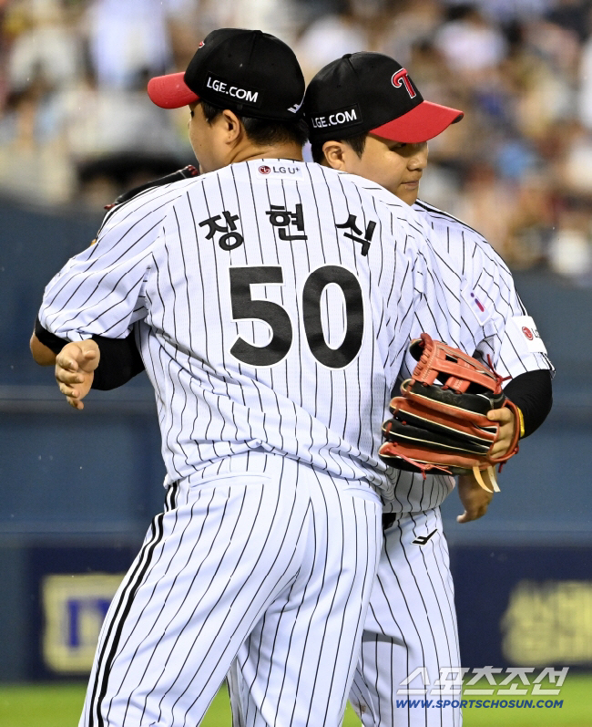 '포크볼이 빨라서 맞는다? 아니, 직구가 느려져서...' 52억 보장 F…