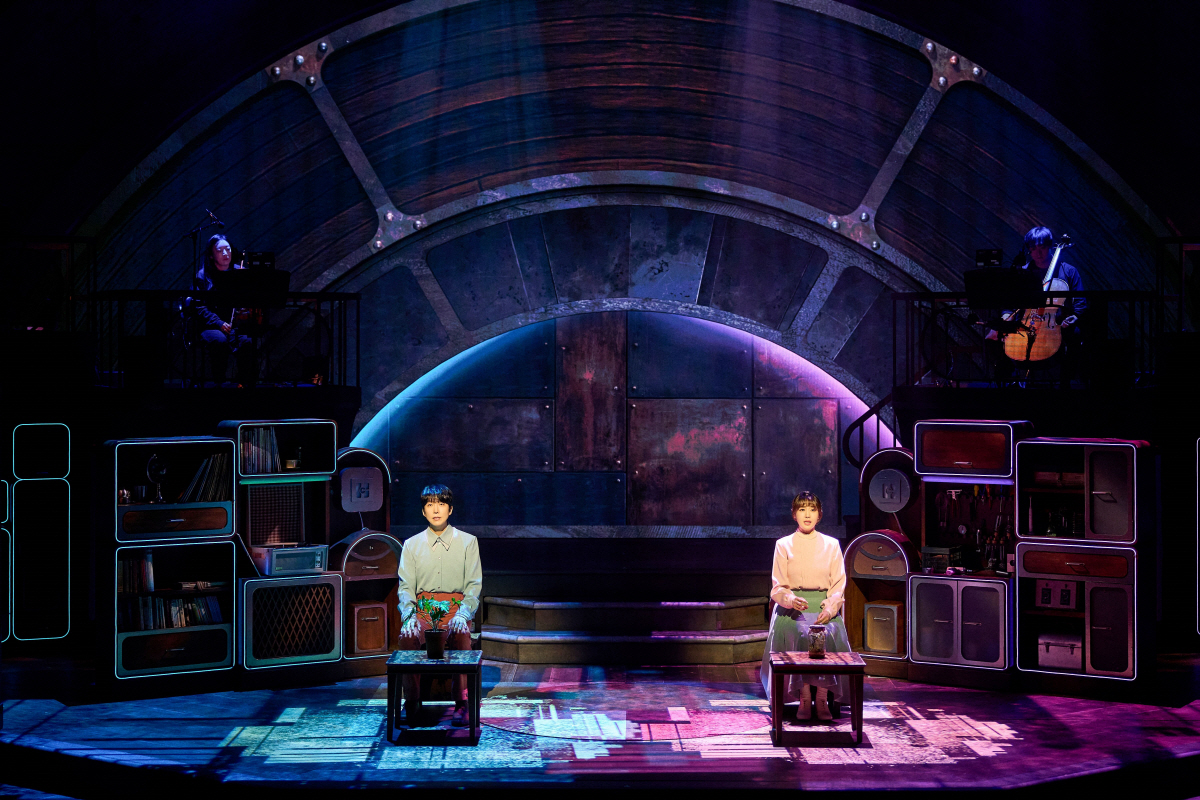 토니상 6관왕 '어쩌면 해피엔딩' 10주년 韓공연, 550석 규모 확장에…