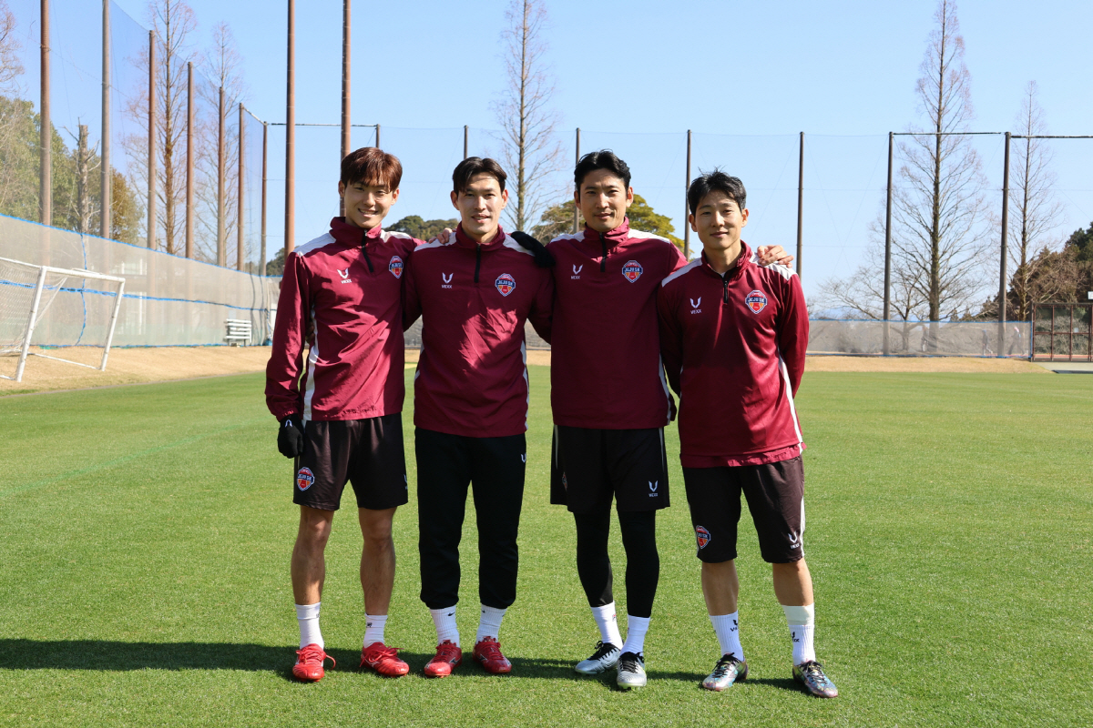 [오피셜]"코스타 감독의 신뢰" 리빙레전드 이창민, 2년 연속 제주 SK…