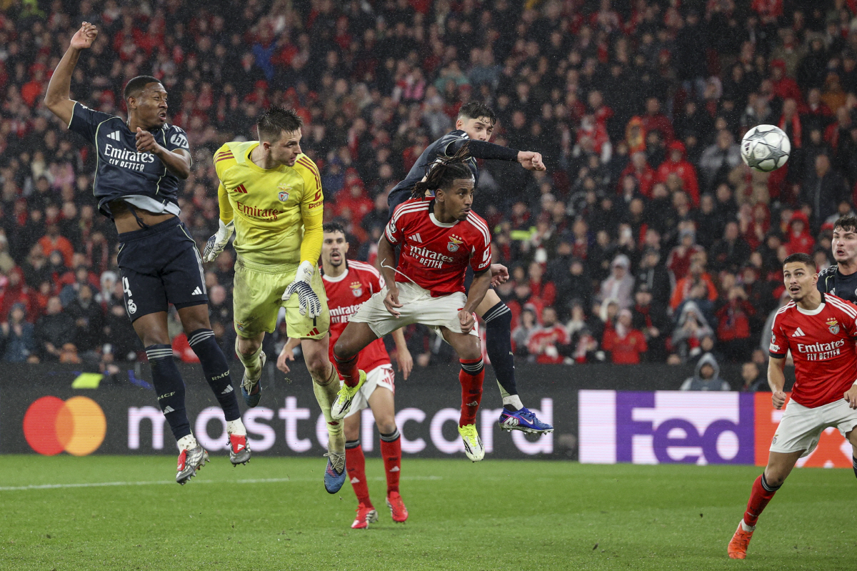 "벤치 전력 질주→볼보이와 격한 환호" '미라클' 조제 모리뉴, '옛 팀…