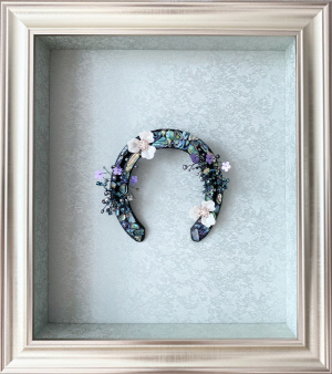 [경마] '말의 해, 고마운 사람에게 보내는 특별한 선물' 말굽 편자와 말 그림 이야기