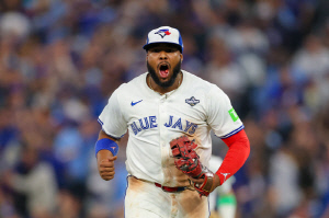 아버지가 못 이룬 꿈, 슈퍼스타 아들이 도전한다...게레로 Jr WBC 도미니카R 대표팀 차출