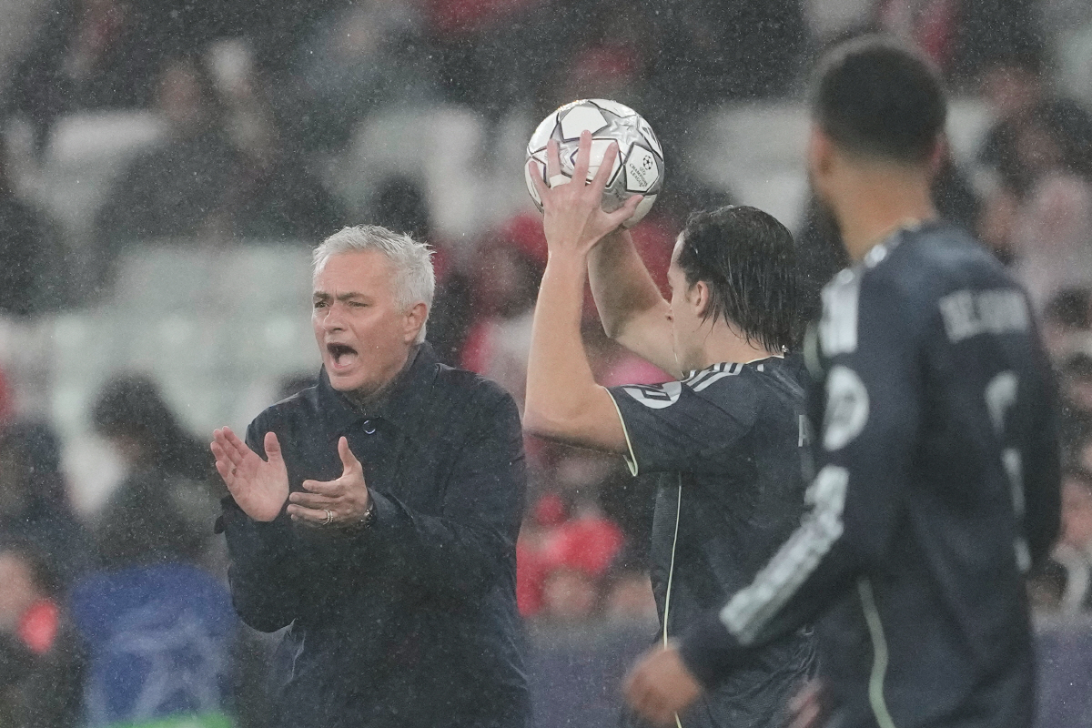 '충격! 이게 마법사의 도박이다' '스페셜 원' 무리뉴의 GK 극장골 승…