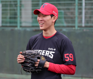 [공식발표] '최고 153㎞ 유망주' 왜 양수호인가, 한화 김범수 보상선수 지명…