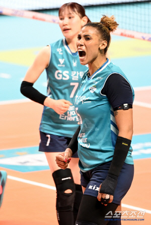 남녀 언더독의 동시반란, 미쳤다! '패패승승승' 봄배구 희망 살린 괴력의 실바, 그리고 베논[리뷰]