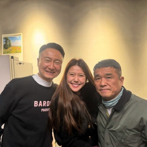 김건모, 굳은 얼굴로 포착된 최근 근황…주영훈 