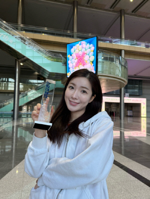 [청룡랭킹 하반기 결산] 류원정, 언제나 '내편' 팬들이 전해준 트로피