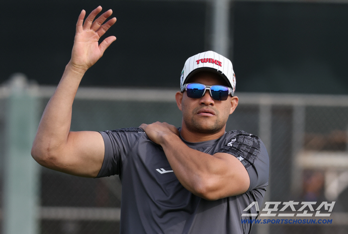 13승 우승 외국인의 돌아올 결심. "팀 분위기가 워낙 좋아서... 명동이 기억에 남는다"