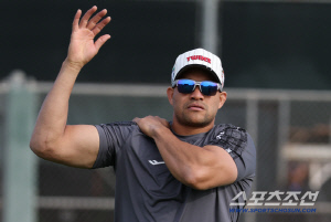 13승 우승 외국인의 돌아올 결심. 