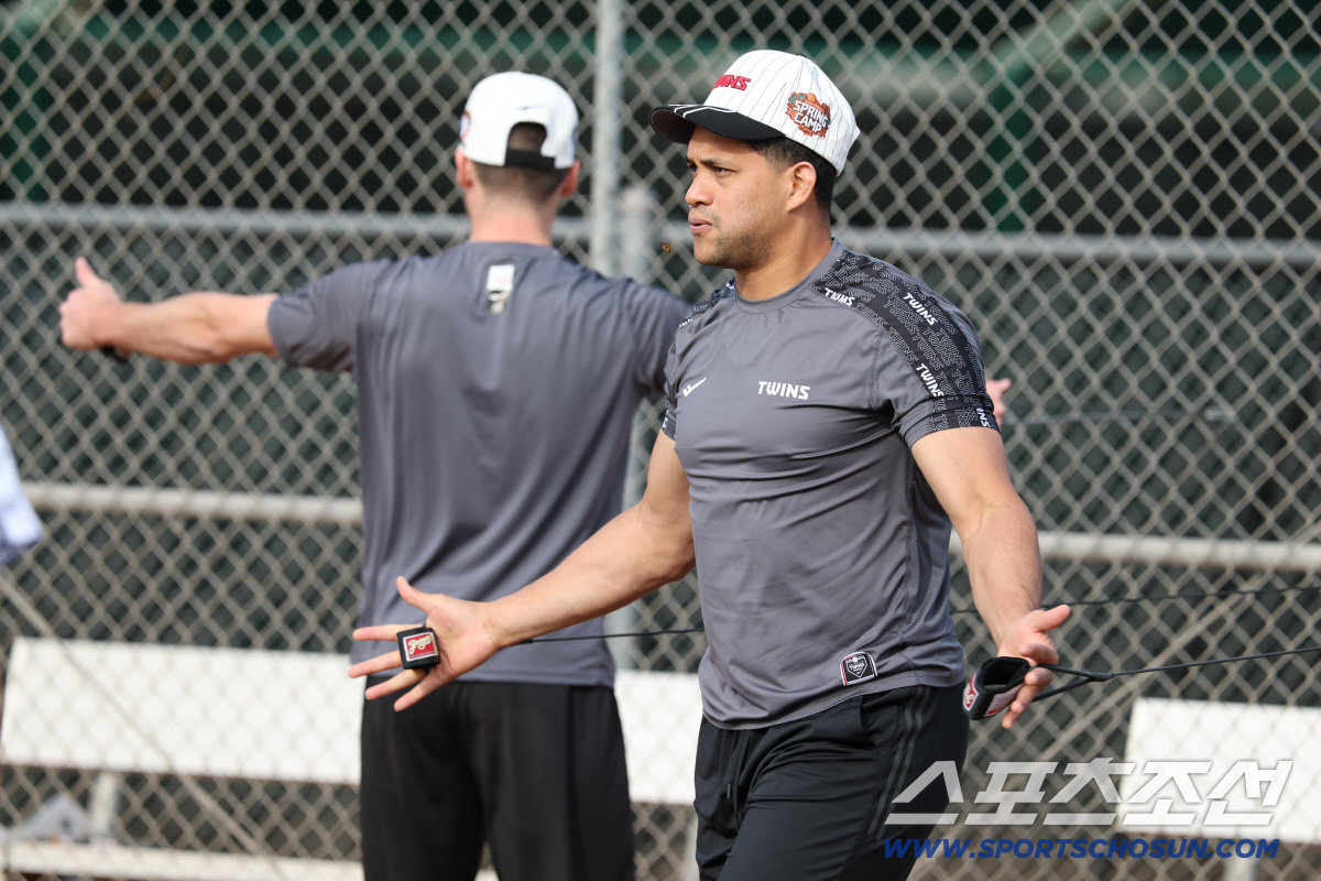 13승 우승 외국의 돌아올 결심. "팀 분위기가 워낙 좋아서... 명동이…