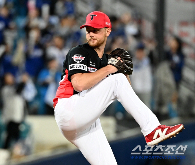 "한국행, 끔찍했다"던 KIA V12 외인 투수 솔직 고백, "잘한 결정…