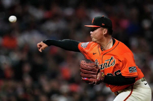 이럴수가! 이정후의 '대만 데뷔 동기' 결국 짐 쌌다! → 김하성과 이런 인연까지