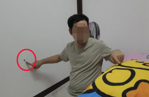 집에 날아든 총알, 베개에 박혀…낮잠 자던 남성 '아찔'