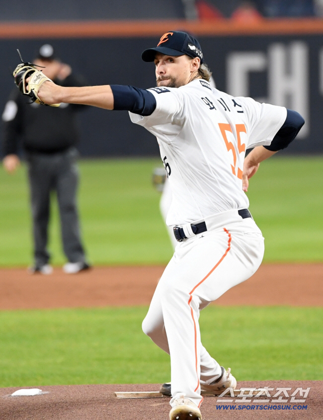 "네가 거기서 왜 나와" 한화 출신 와이스 선발 경쟁 먹구름? HOU, …