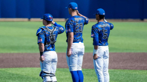 마인드 진짜 멋지다! 군면제가 아니라 군인을 위해 뛰겠다니  → 