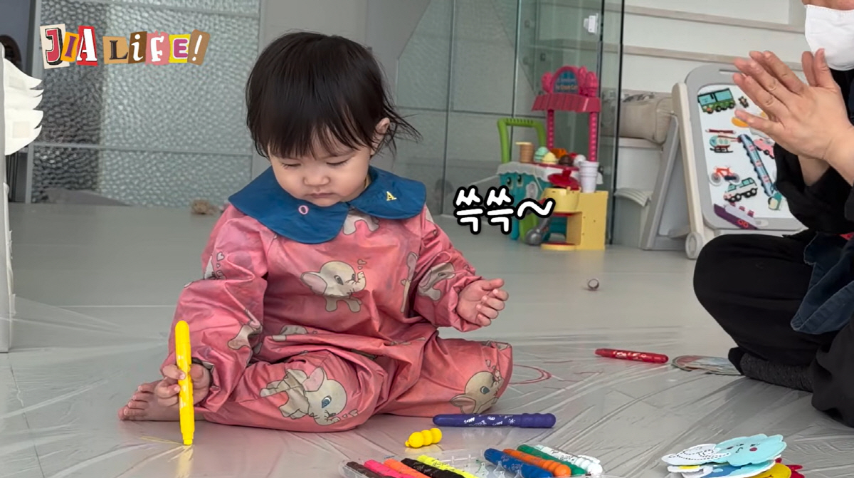 이지훈♥아야네 딸, 18개월인데 수업 4개...놀라운 학구열 "싫어하면 …