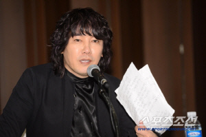 김장훈, 기내 흡연으로 벌금형…