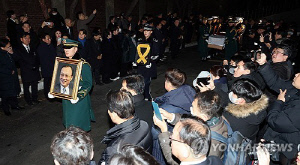 故이해찬 전 총리 발인 엄수…노제·영결식 뒤 세종에 안장