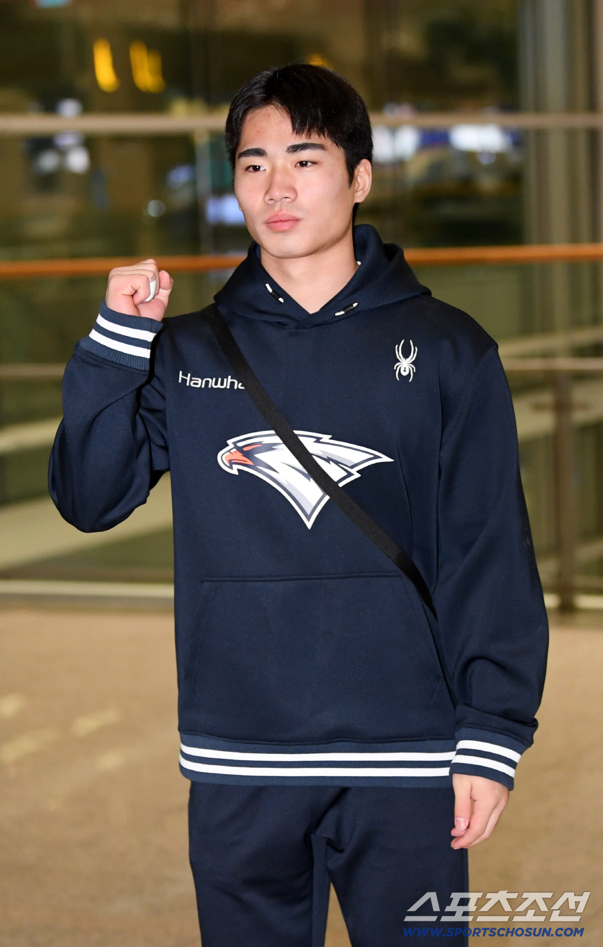 17년 전 고교 선배는 성공했다…신인에게 이런 기회가? '달'의 선언, …