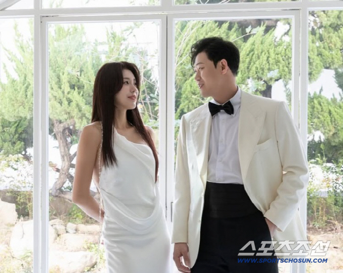 'FA 미아 → 1억원의 기적 → 한화 최고 미녀와 결혼' 반전 또 반전…